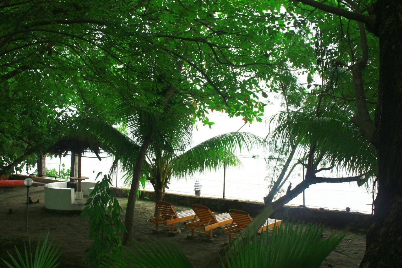 Fx72 Beach Resort Maumere Dış mekan fotoğraf