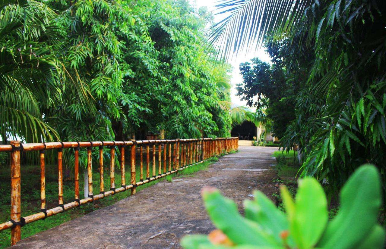Fx72 Beach Resort Maumere Dış mekan fotoğraf