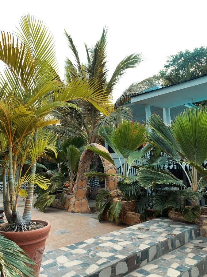 Fx72 Beach Resort Maumere Dış mekan fotoğraf