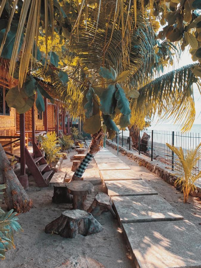 Fx72 Beach Resort Maumere Dış mekan fotoğraf